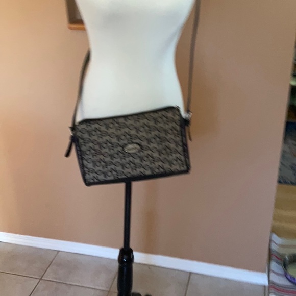 Shoulder bag by Kenneth Cole - Picture 2 of 2